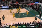 终于来了！利拉德虚晃后高难度横撤步三分！时隔两节半再进运动战